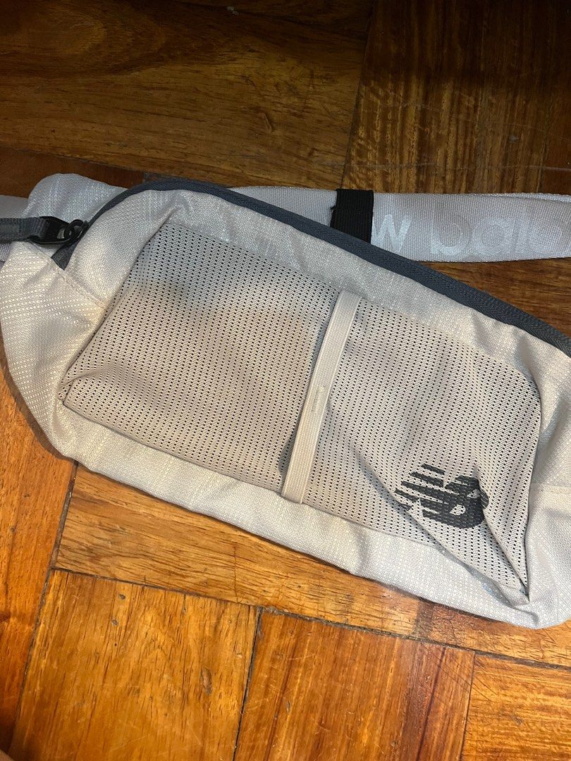 New Balance Waist Bag (Category: Belt bags, Clutches and Pouches) located in Quezon City. Submitted by darkbleu (Listing ID 1411688588, Image 1). Description: New Balance waist bag slightly used.