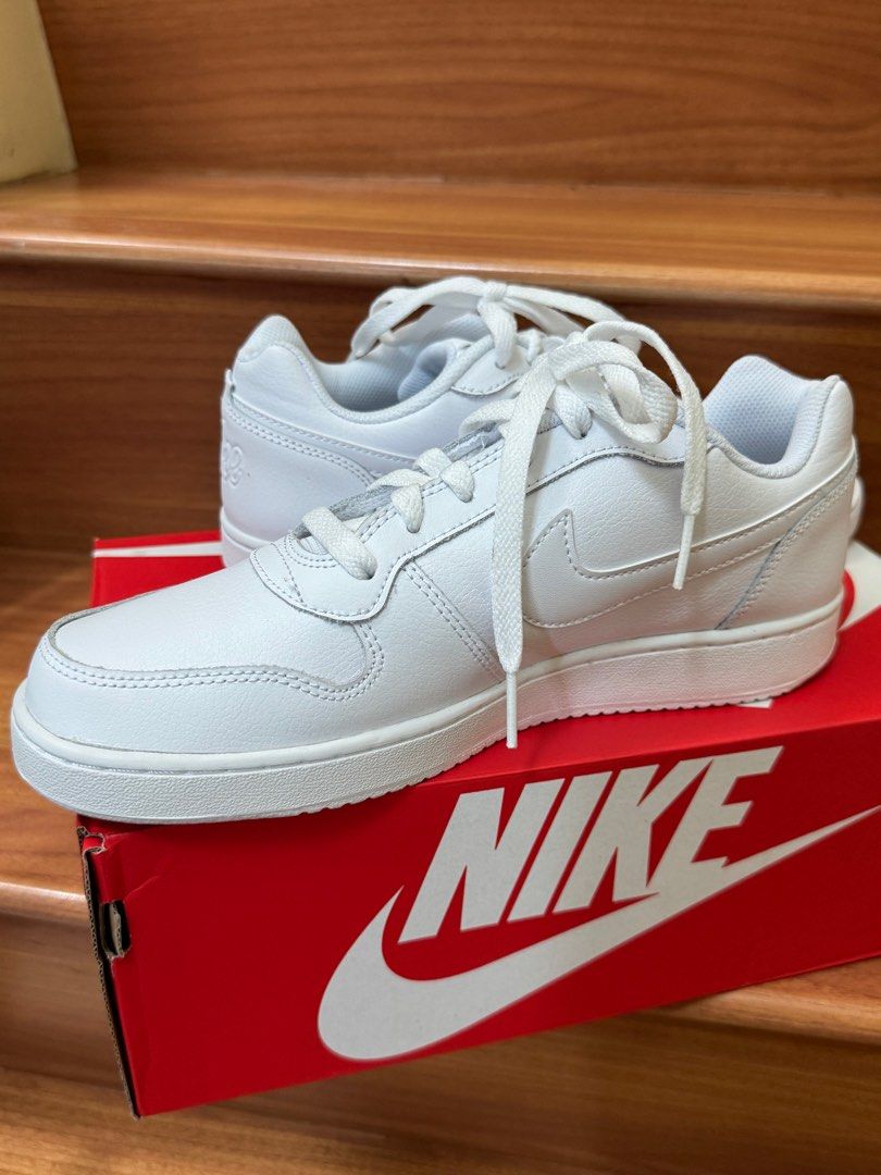 Nike Ebernon Low White Sneakers (Category: Sneakers) located in Manila. Submitted by yurdamond (Listing ID 1411615955, Image 3). Description: - White Nike Ebernon Low sneakers - Classic white design with white laces and swoosh - Nike logo embossed on the back - Size: UK 7, EUR 41, CM 26 - Includes original box Nike Men’s Ebernon Low Shoe - White ‘80S STYLE ON THE REBOUND Capturing the look and feel of classic ‘80s basketball styles, the Nike Eber