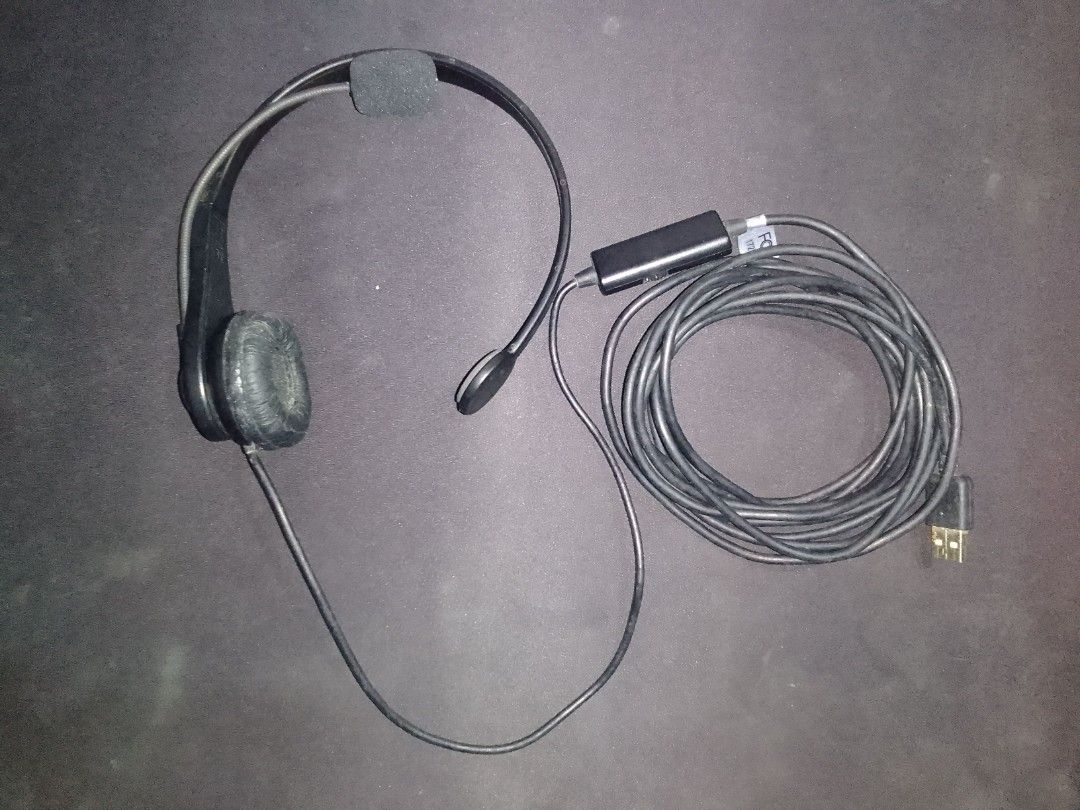 PS3 Official Liscensed Playstation Chat Headset 11ft (Category: Headphones & Headsets) located in Baguio. Submitted by eskimoprime (Listing ID 1411721090, Image 1). Description: Notes: - Only used a few times - No box - 11ft cable - Tested and working - Purchased in the U.S. - Feel free to pm for more pics.