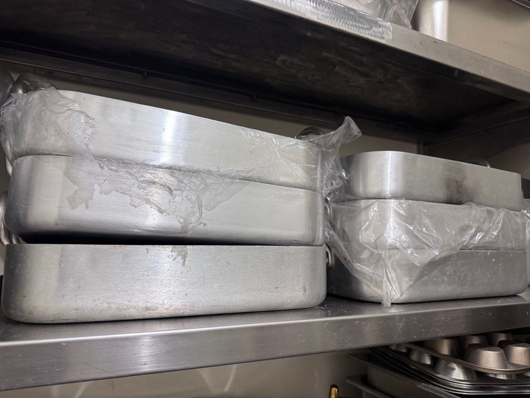 Roasting pan baking (Category: Bakeware) located in Quezon City. Submitted by prelovedsaleitems (Listing ID 1411641353, Image 1). Description: .