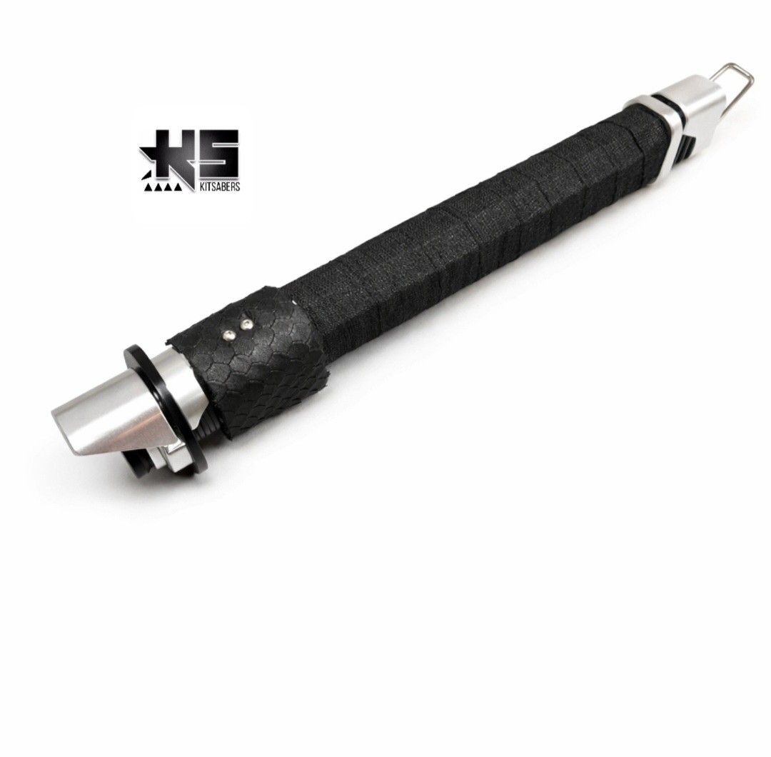 Ronin Mod (Category: Action & Battle Toys) located in Singapore. Submitted by kitsaber (Listing ID 1411649021, Image 2). Description: In-Stock* 1 Hilt 1 Blade 1 Charging cable 1 Allen key Retention screws Functions : Colour changing. Sounds. Effects. Pixel: $550 Added a touch of 'dragon scales textured leather', wrapped the grip with midnight black cloth to evoke ninja mode. Highly recommended. Kitsabers approved. Do reach out for further details