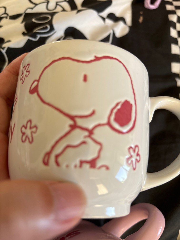 Snoopy engraved-design mug- sold per piece (Category: Coffee & Tea Tableware) located in Calamba. Submitted by cur8d (Listing ID 1411714740, Image 1). Description: pink- sold .