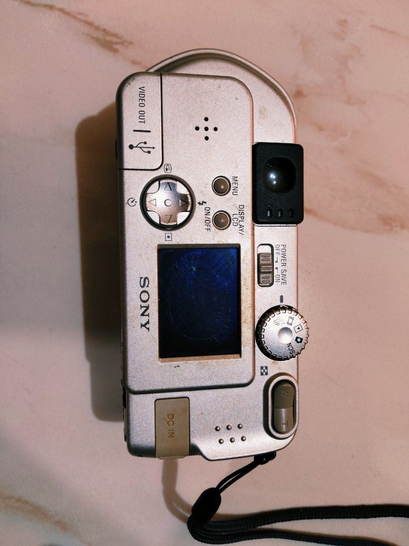 Defective Sony Cyber-shot DSC-P51 Digital Camera (Category: Cameras) located in Rizal. Submitted by reese511 (Listing ID 1411707698, Image 2). Description: Not working Declutter Unit only. As is where is Hindi pa na try iparepair.