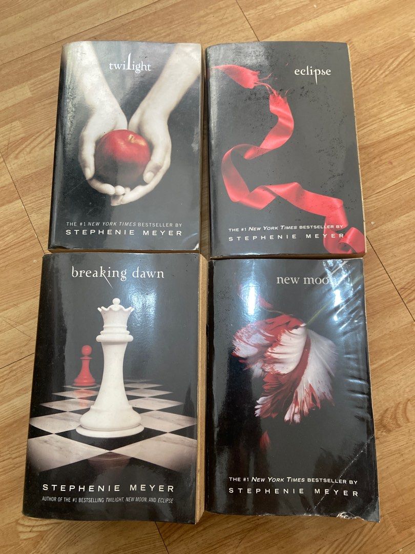 Twilight Saga Book Set (Category: Storybooks) located in Antipolo. Submitted by pinkescee (Listing ID 1411655427, Image 1). Description: - Complete set of The Twilight Saga books. - Includes "Twilight", "New Moon", "Eclipse", and "Breaking Dawn". - All books in English. - Minor wear on edges..