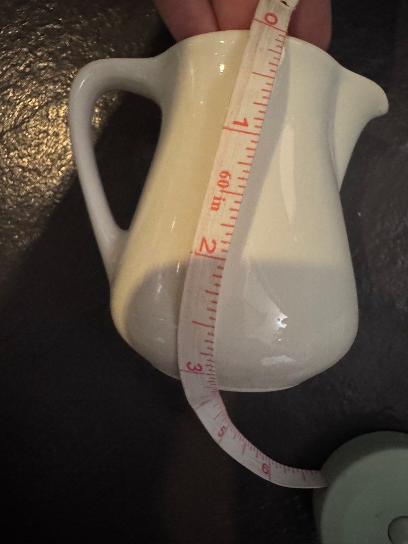 White Ceramic Creamer Pitchers (Category: Coffee & Tea Tableware) located in Manila. Submitted by decluterthings888 (Listing ID 1411706456, Image 2). Description: .