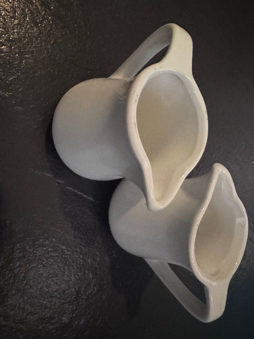 White Ceramic Creamer Pitchers (Category: Coffee & Tea Tableware) located in Manila. Submitted by decluterthings888 (Listing ID 1411706456, Image 1). Description: .