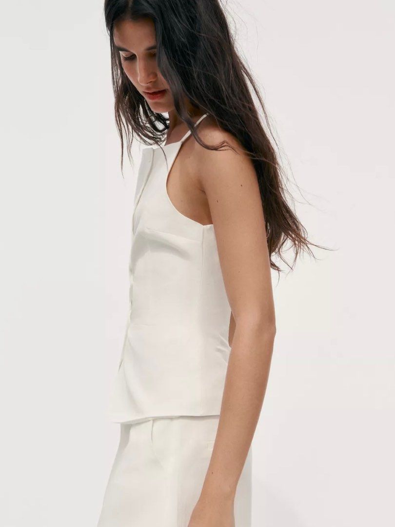 Zara Linen Waistcoat (White) (Category: Sleeveless) located in Quezon City. Submitted by treasurededit (Listing ID 1411636551, Image 2). Description: Bought for 2,395 Used once Fits true to size.