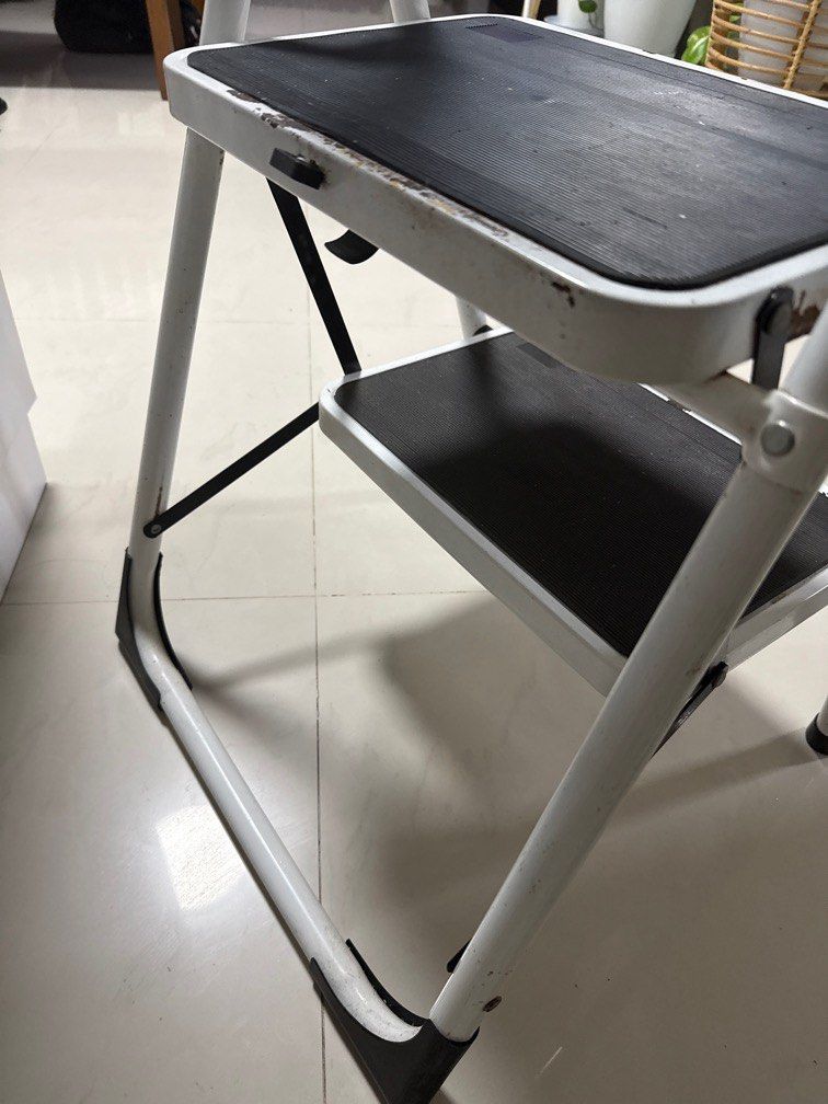 2 Step Ladder442055348768614404