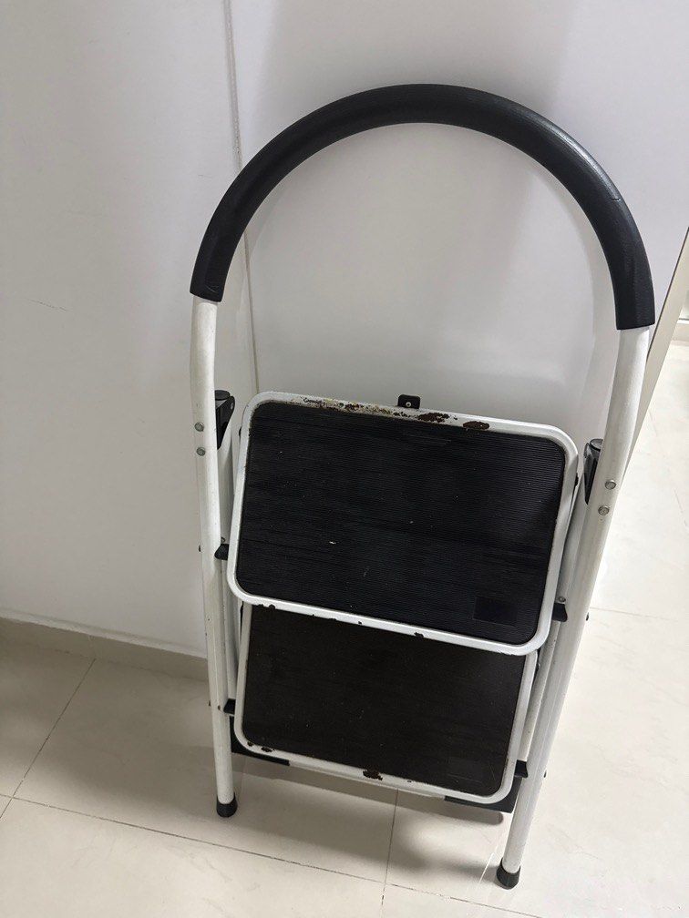 2 Step Ladder