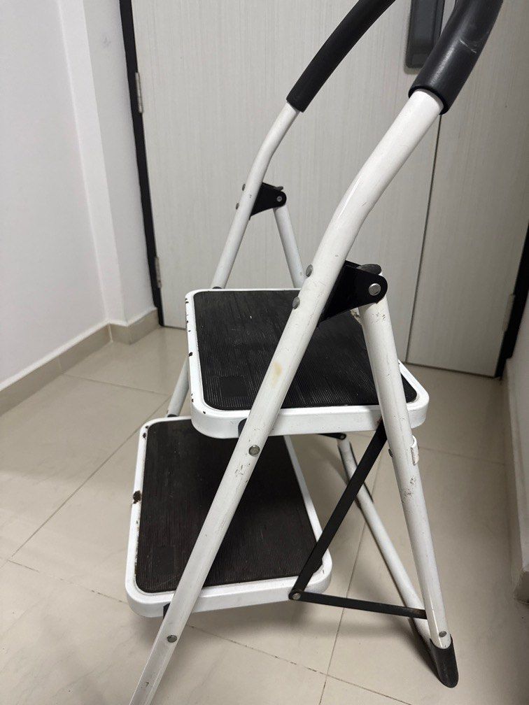 2 Step Ladder442055348768614402