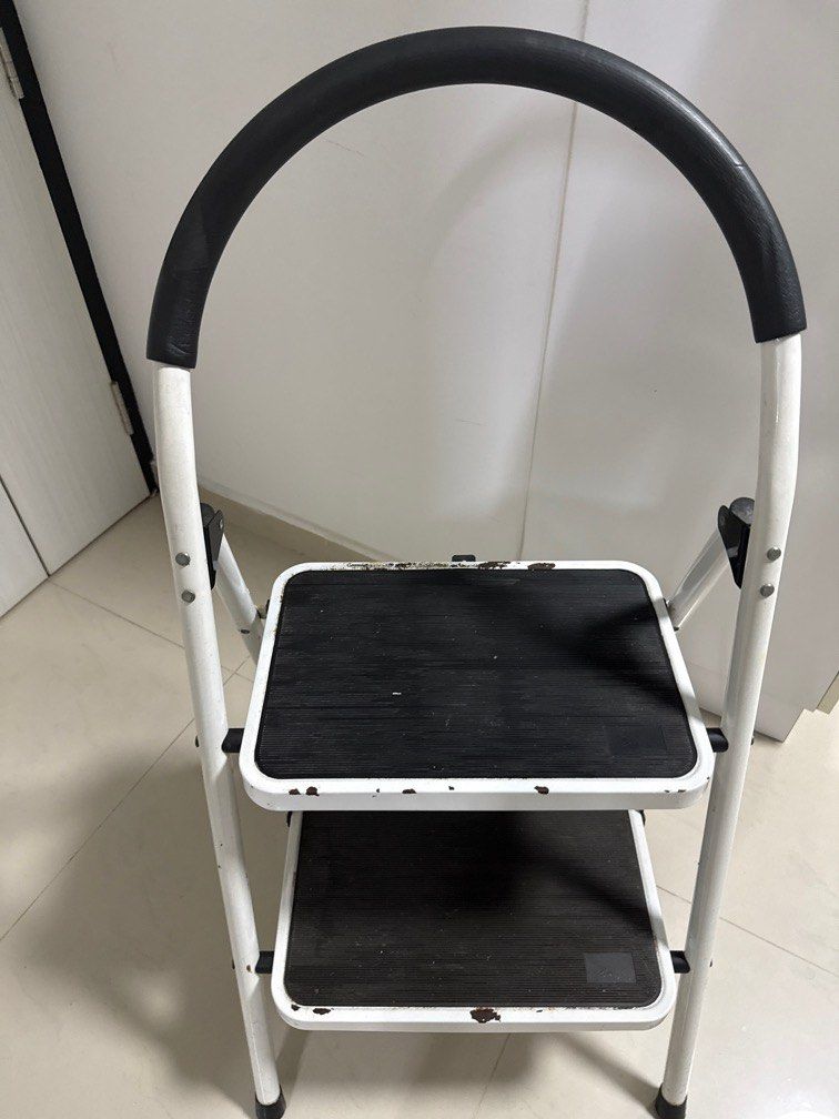 2 Step Ladder442055348768614401