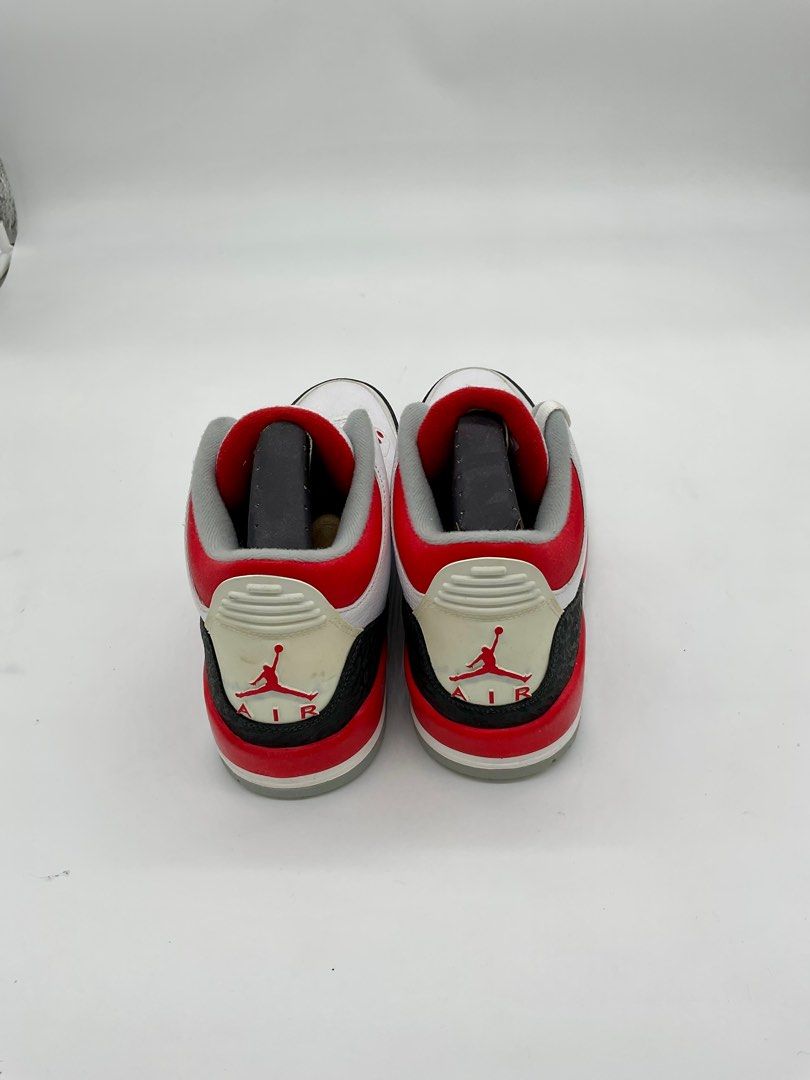 Air Jordan 3 White Fire Red (Category: Sneakers) located in Quezon City. Submitted by raremanila (Listing ID 1411936155, Image 2). Description: Brand new, but might need a sole swap due to age. .