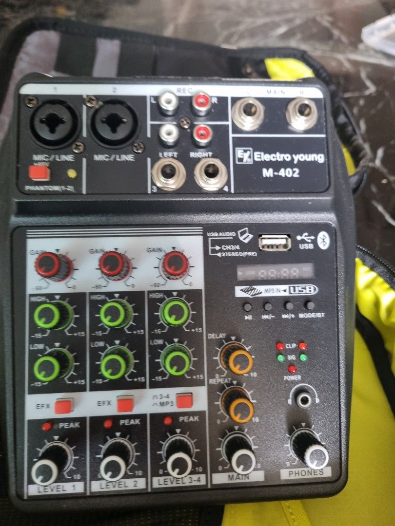 AudioMixer with Cables