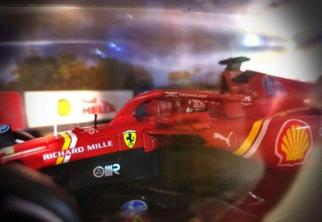 Bburago Shell Ferrari F1 Car & Oil Tanker Truck, Hobbies & Toys, Toys ...