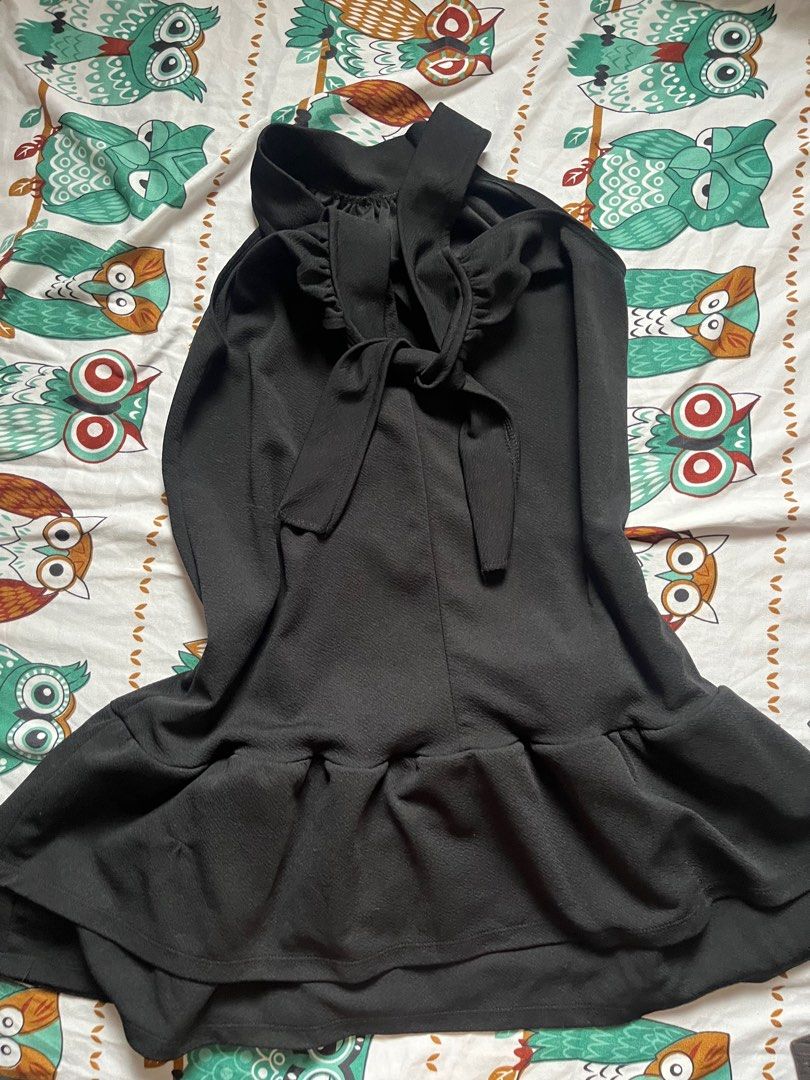 Black Halter Dress (Category: Dresses) located in Paranaque City. Submitted by rieclutter (Listing ID 1411782267, Image 2). Description: - Black halter dress - tie-back neckline - Ruffled hemline - Sleeveless design - Textured fabric - Ideal for night outs and special events -can fit xs-m.