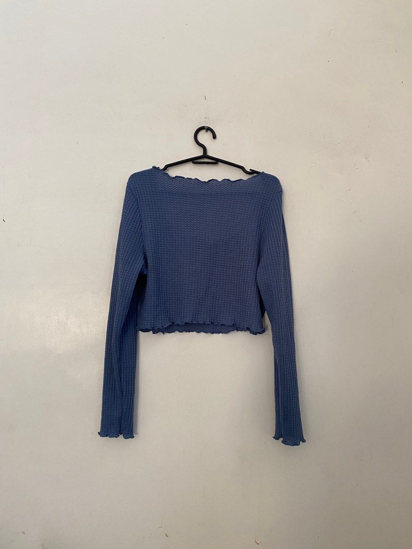 Blue Longsleeves (Category: Longsleeves) located in Minalin. Submitted by stuffseri (Listing ID 1411793823, Image 2). Description: • Size - L (DM for deets) • RFS: Decluttering • what you see is what you get • PAYO - gcash • sf will be shouldered by buyer - price varies depending on the location • no to joy miners and bogus buyers ‼️.