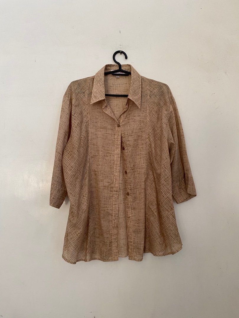 Brown Polo (Category: Blouses) located in Minalin. Submitted by stuffseri (Listing ID 1411789151, Image 1). Description: • Size - XXXL (DM for deets) • RFS: Decluttering • what you see is what you get • PAYO - gcash • sf will be shouldered by buyer - price varies depending on the location • no to joy miners and bogus buyers ‼️.