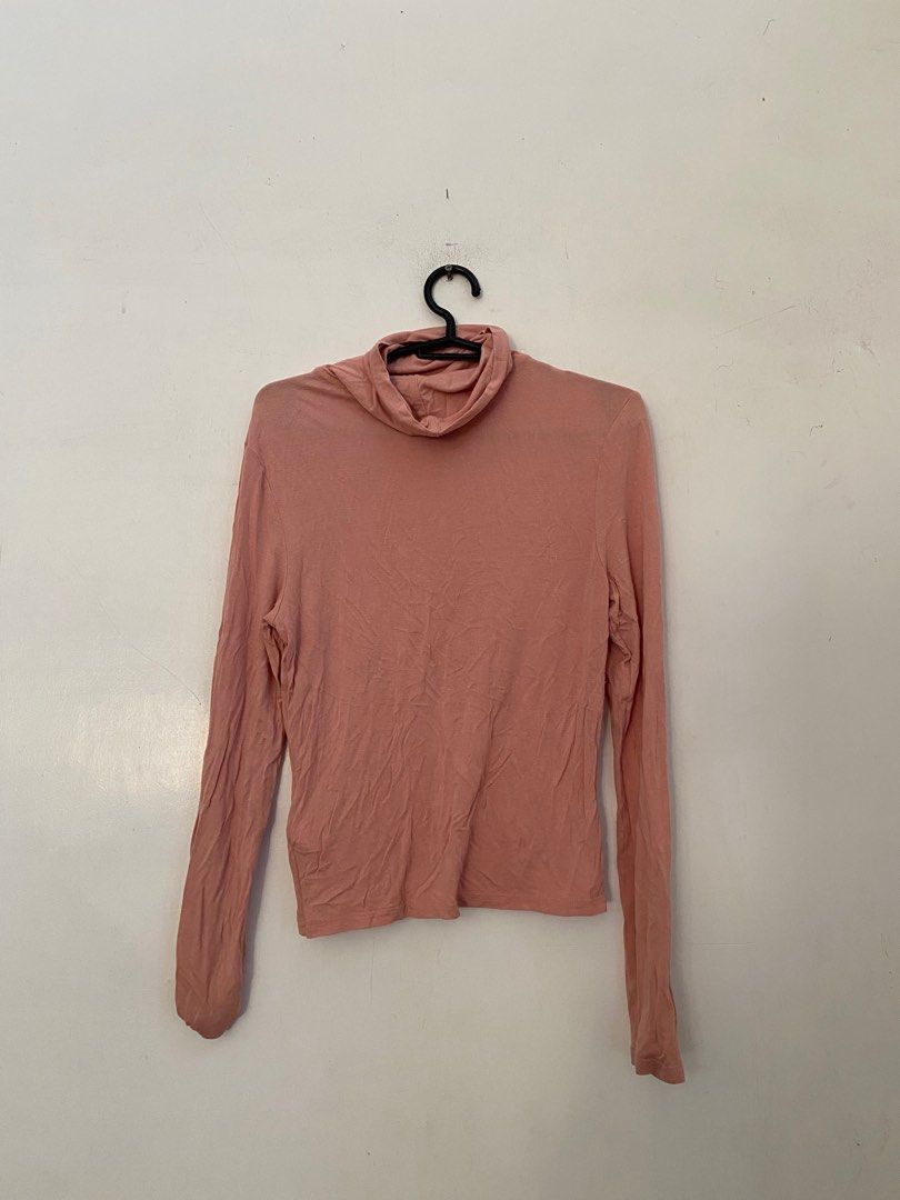 cotton on turtle neck (peach) (Category: Longsleeves) located in Minalin. Submitted by stuffseri (Listing ID 1411789917, Image 2). Description: • Size - M (DM for deets) • RFS: Decluttering • what you see is what you get • PAYO - gcash • sf will be shouldered by buyer - price varies depending on the location • no to joy miners and bogus buyers ‼️.