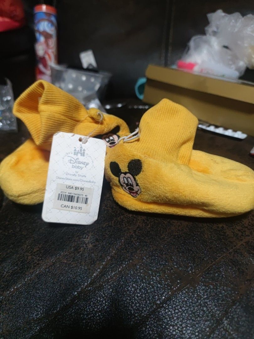 Disney Store Baby Shoes (Category: Babies & Kids Fashion) located in Aguinaldo. Submitted by gwift (Listing ID 1411956452, Image 1). Description: - Disney Store baby shoes - Size: US 6-12M, UK 2 1/2, EUR 19, JP 11.5cm, CN 115(2) - Color: Yellow - Made in China - Ideal for babies! kakakita lang, never nagamit ng kid ko, labhan nyo na lang, medyo may alikabok. but never used.
