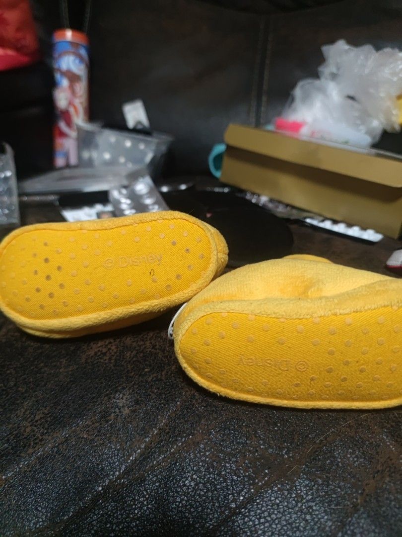Disney Store Baby Shoes (Category: Babies & Kids Fashion) located in Aguinaldo. Submitted by gwift (Listing ID 1411956452, Image 2). Description: - Disney Store baby shoes - Size: US 6-12M, UK 2 1/2, EUR 19, JP 11.5cm, CN 115(2) - Color: Yellow - Made in China - Ideal for babies! kakakita lang, never nagamit ng kid ko, labhan nyo na lang, medyo may alikabok. but never used.