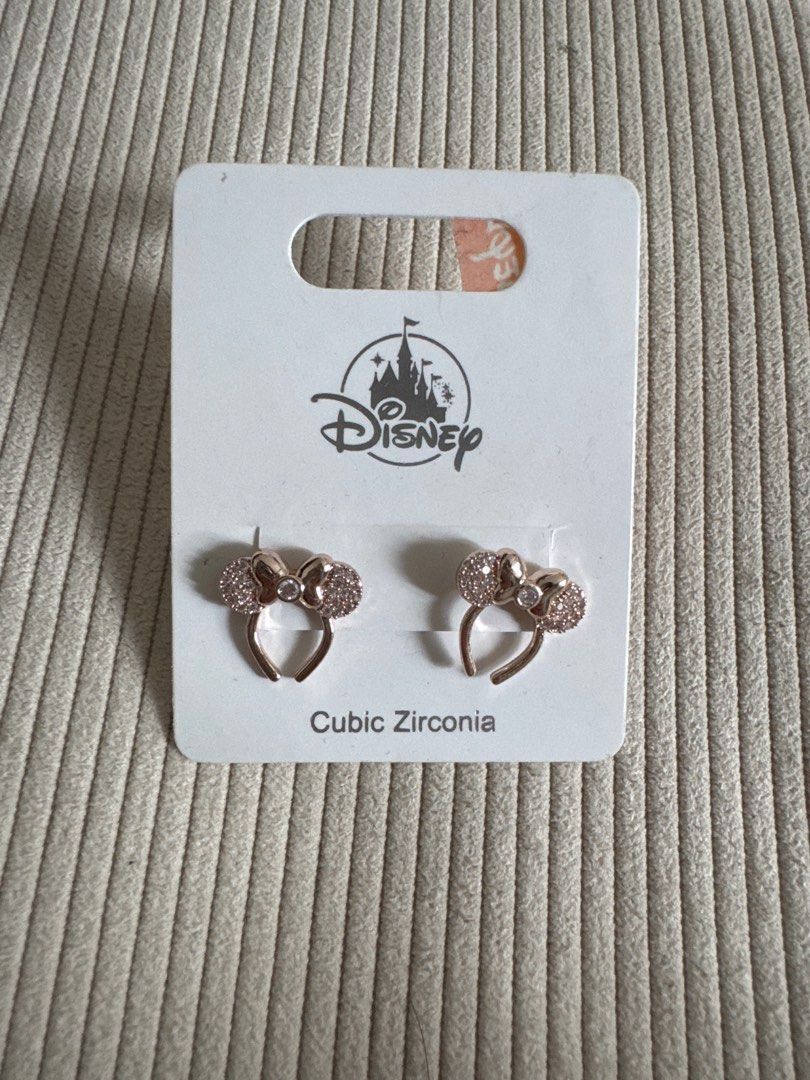 Disneyland Minnie Mouse earrings (Category: Earrings) located in Pasig City. Submitted by helpmedispose (Listing ID 1411806607, Image 1). Description: .
