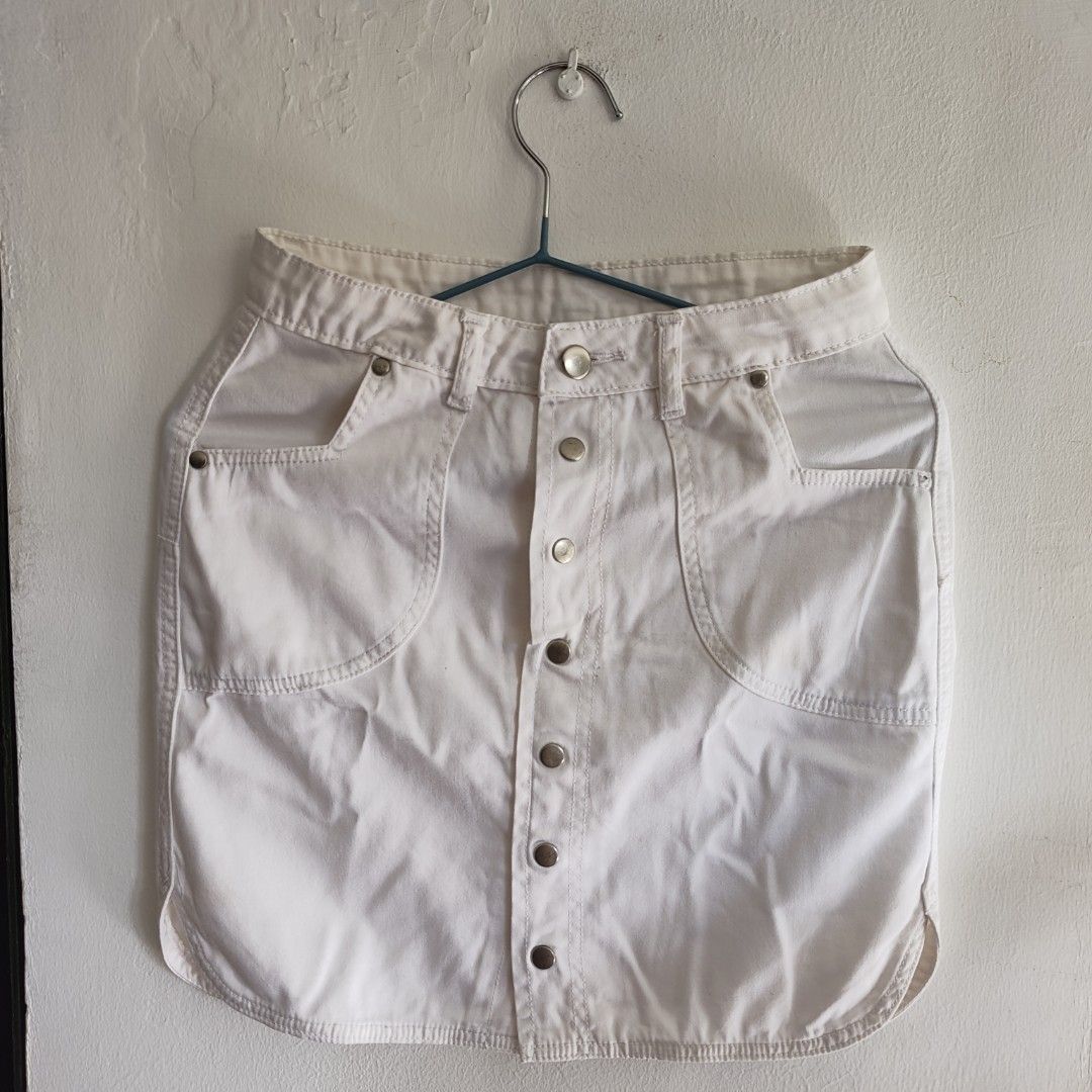 Freeway White Denim Skirt XS (Category: Skirts) located in Imus. Submitted by decluttering_millennial (Listing ID 1411873229, Image 1). Description: - Freeway white denim skirt - Mini length - Size: XS (US 0, EU XS) - Features: Button-down front, front and back pockets - Material: Sturdy denim - Perfect for casual outfits - Versatile style.