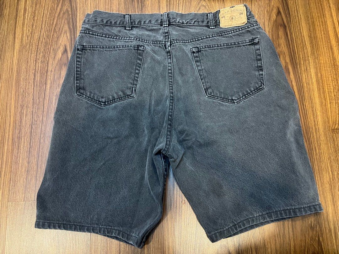 ‘Gap’ Black Washed Jorts (Category: Shorts) located in Quezon City. Submitted by inn8ing (Listing ID 1411918686, Image 2). Description: - Gap Denim shorts - Faded black wash - Gap Denim label on back - WYSIWYG (minor issues and weathering.) - 36 Waist, 21 Length, 12 Thigh Hem - Lalamove or Grab only within Metro Manila. - Shipping shouldered by the buyer..