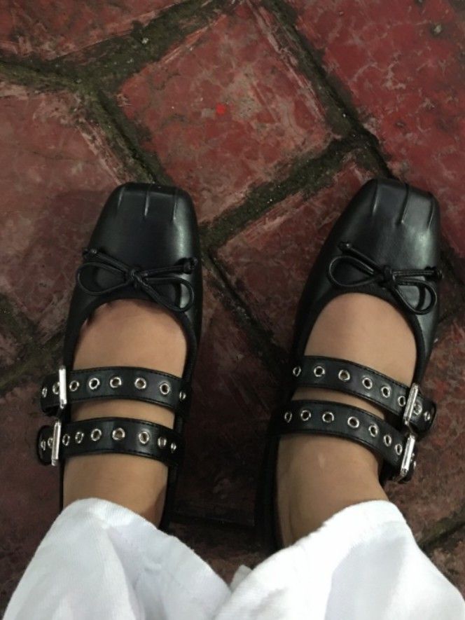 GOTHIC FERN BALLET SHOES ALBERTO (Category: Flats & Sandals) located in Tuguegarao City. Submitted by decluttwith_hs (Listing ID 1411571069, Image 2). Description: very gothic vibes.