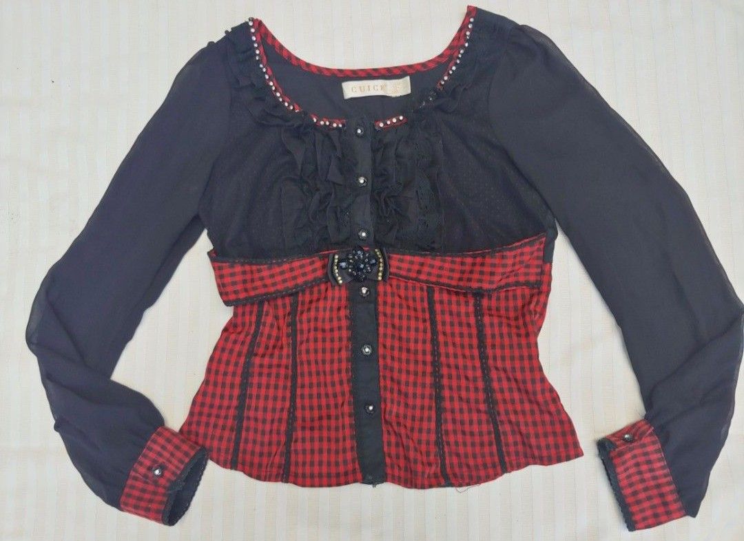 Gothic Lolita Top Red and Black (Category: Dresses) located in Limay. Submitted by defwary (Listing ID 1411881949, Image 2). Description: can fit m-l, large on tag measurements when layed out: width: 15.2 inches length: 20.5 inches.