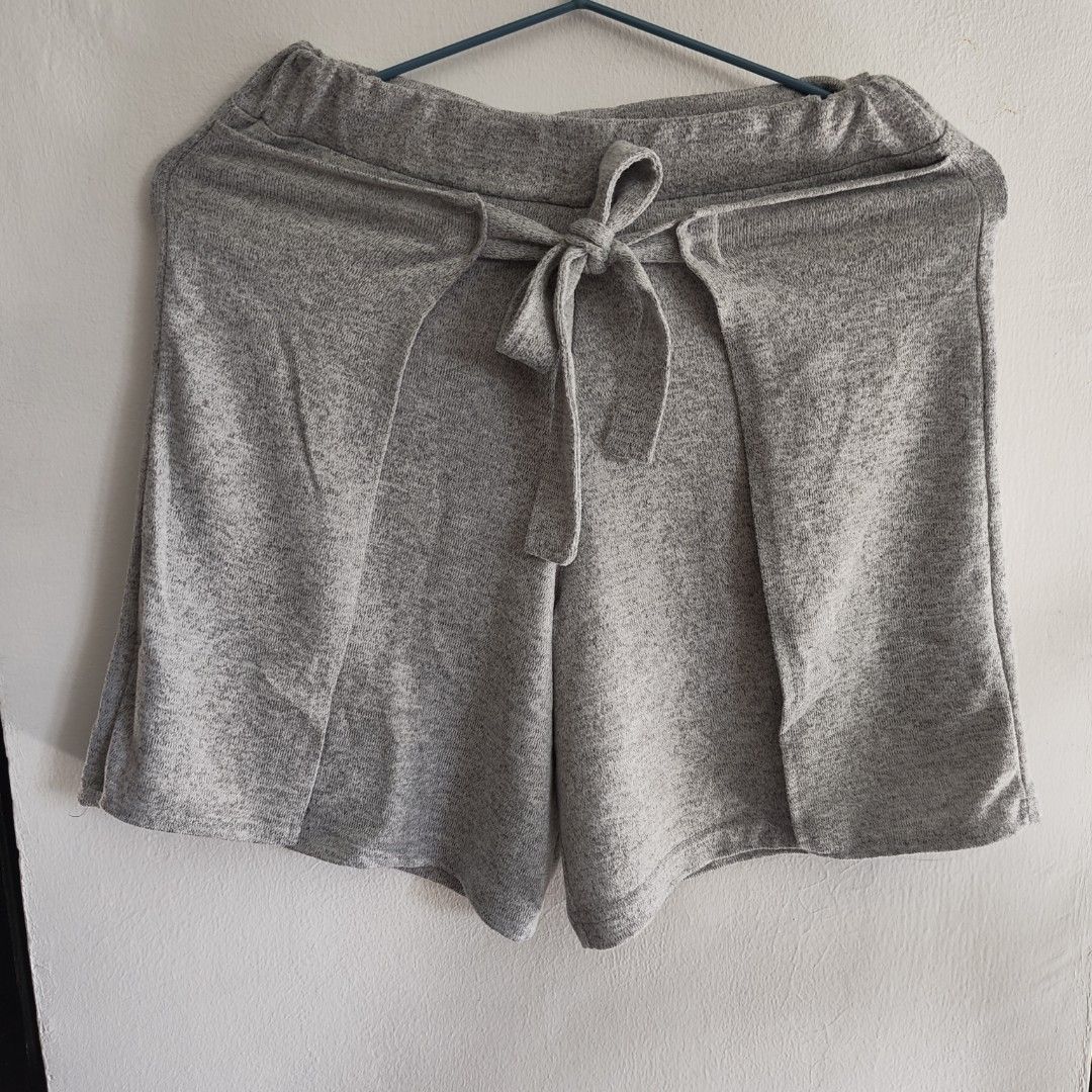 GTW URBAN Gray Stretchable Shorts (Category: Shorts) located in Imus. Submitted by decluttering_millennial (Listing ID 1411872189, Image 2). Description: - GTW URBAN gray shorts / skorts - Size: S - Features a tie-waist, Made of soft knit fabric - Relaxed fit, super comfy - Ideal for casual wear and long travels.