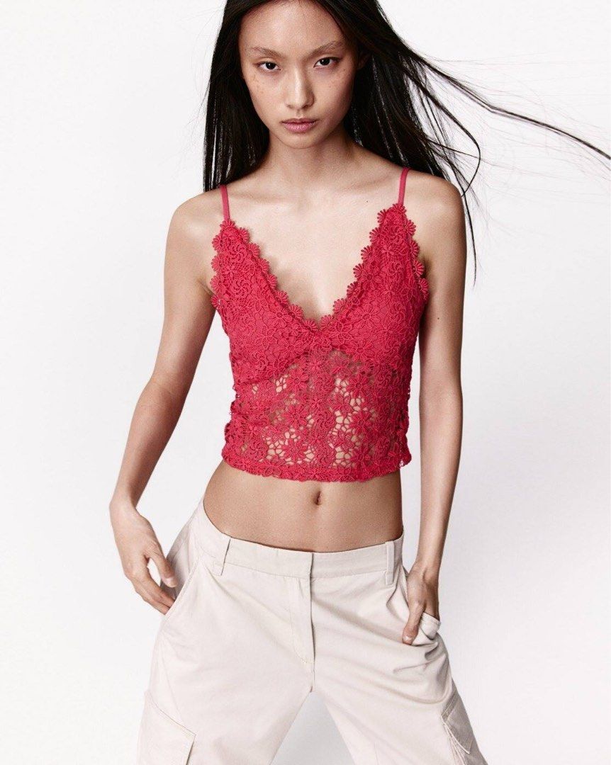 H&M Lace Crop Top - XS (Category: Others Tops) located in Mandaluyong City. Submitted by yv.stuff (Listing ID 1411863018, Image 1). Description: - H&M crop top - Pink lace design - Size: XS - Features: Spaghetti straps, V-neck .