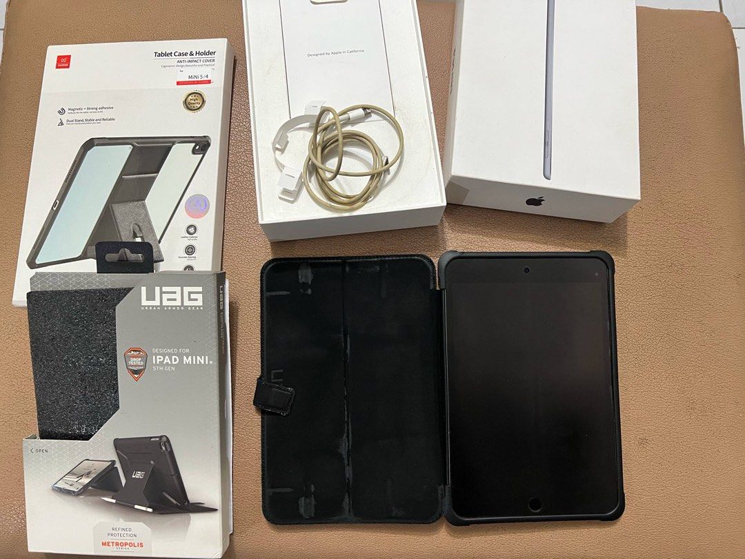 Ipad Mini 5 w/ Apple Pencil (Category: iPad) located in Pasig City. Submitted by jbbautistaa (Listing ID 1411905076, Image 1). Description: Ipad Mini 5 Space Grey 256gb Original Apple Pencil included Well used Complete box w/ original charger Screen protector and original UAG case included No hidden defects Ready to use Test all you want upon meet up Pasig/Mandaluyong meet ups.