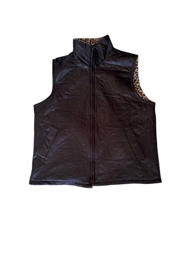 Leopard Print Vest (Reversible) (Category: Others Tops) located in Tigaon. Submitted by rap2k (Listing ID 1411839492, Image 2). Description: - Leopard print vest - Full zipper closure - High collar - Sleeveless - Solid black interior - Versatile layering piece.