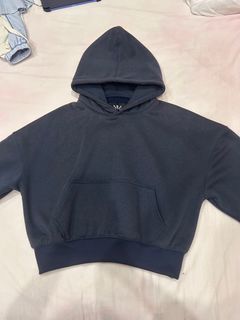 (Category: ) located in . Submitted by decluttering.clothing (Listing ID 1411937034, Image 1). Description: .
