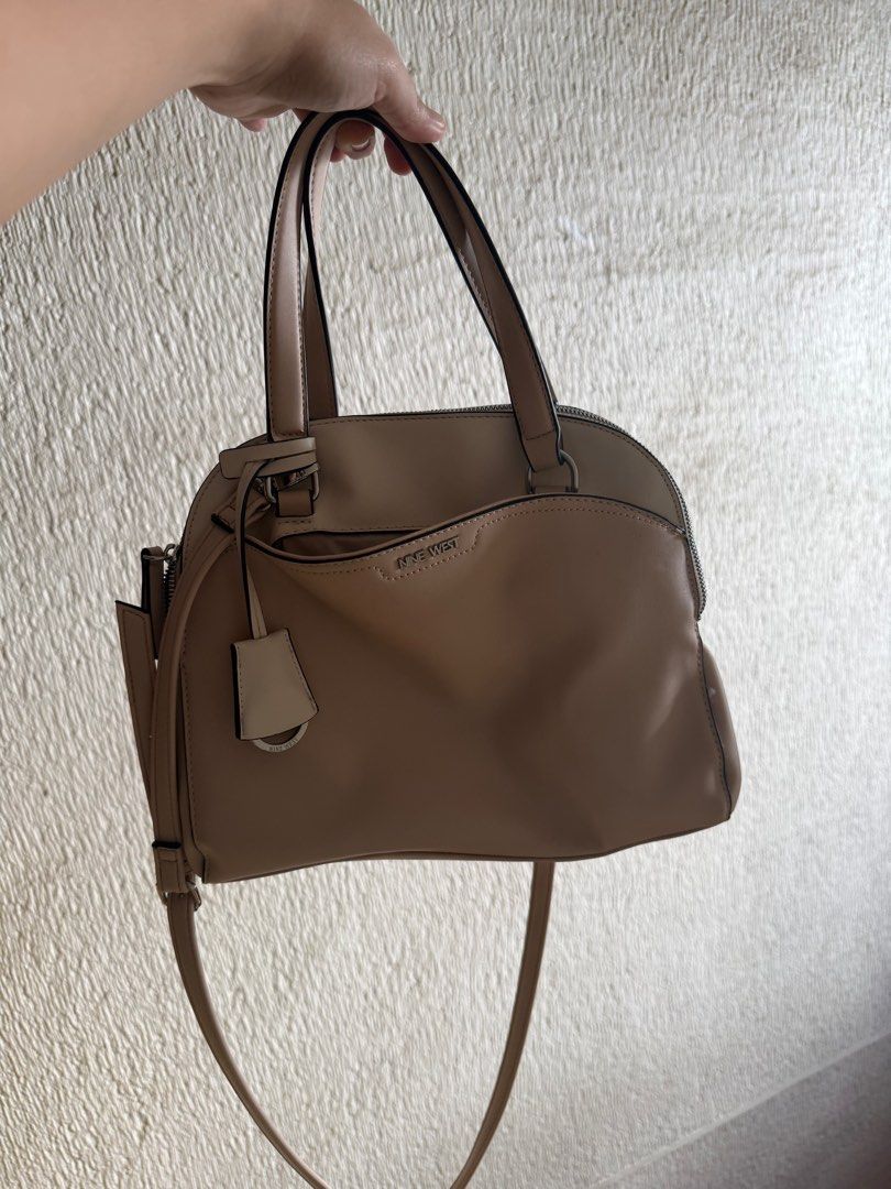 Nine West Bag (Category: Cross-body Bags) located in Paranaque City. Submitted by declutteringFA (Listing ID 1411787579, Image 2). Description: Used 3x max Authentic Rfs: I prefer using canvas and nylon bags only .