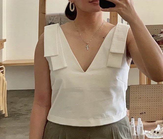 Premium Linen Blouse / short sleeve (Category: Blouses) located in Quezon City. Submitted by hapidrops (Listing ID 1411922246, Image 1). Description: .