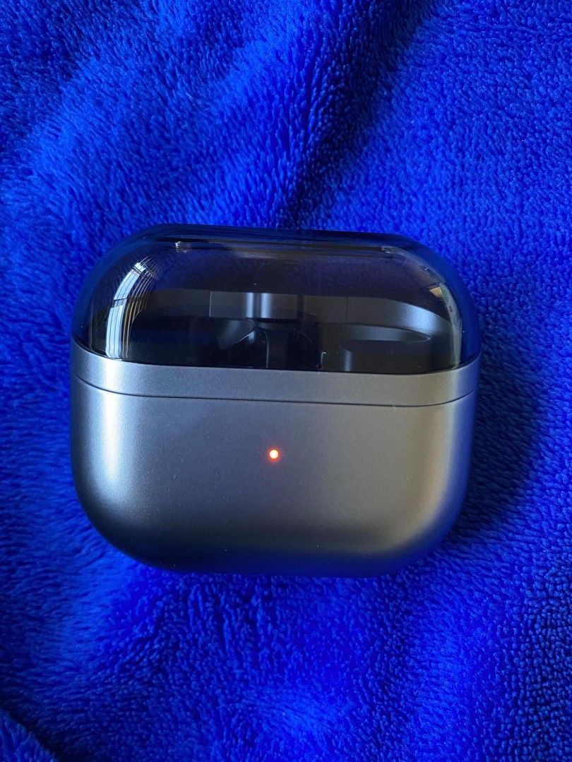 Samsung Galaxy Buds3 - Silver (Category: Earphones) located in Antipolo. Submitted by mike.martinez (Listing ID 1411789908, Image 2). Description: - Samsung Galaxy Buds3 - Original Brand new Samsung Buds 3 complete set Galaxy AI is here for your all new galaxy Buds 3. Discover the details in tur favorite songs. Re engineered with an angled design to bring suns cower to your ears. Feel the beat with the new 11mm speaker for strong dynamic sound. H