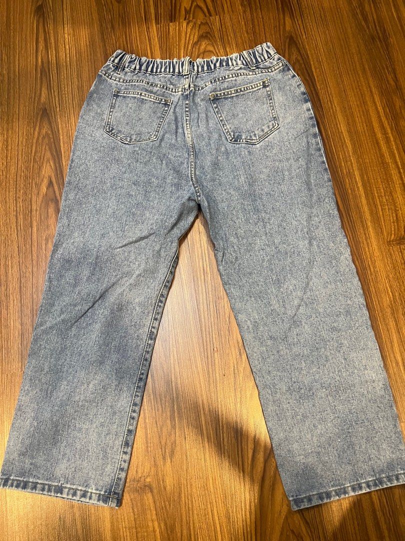Thrifted Light Wash Denim Jeans (Category: Jeans) located in Quezon City. Submitted by inn8ing (Listing ID 1411924707, Image 2). Description: - Light Wash Distressed Denim Jeans - WYSIWYG - 30 Waist, 36 Length - Thrifted Baggy jeans - Lalamove or Grab only within Metro Manila. - Shipping shouldered by the buyer..