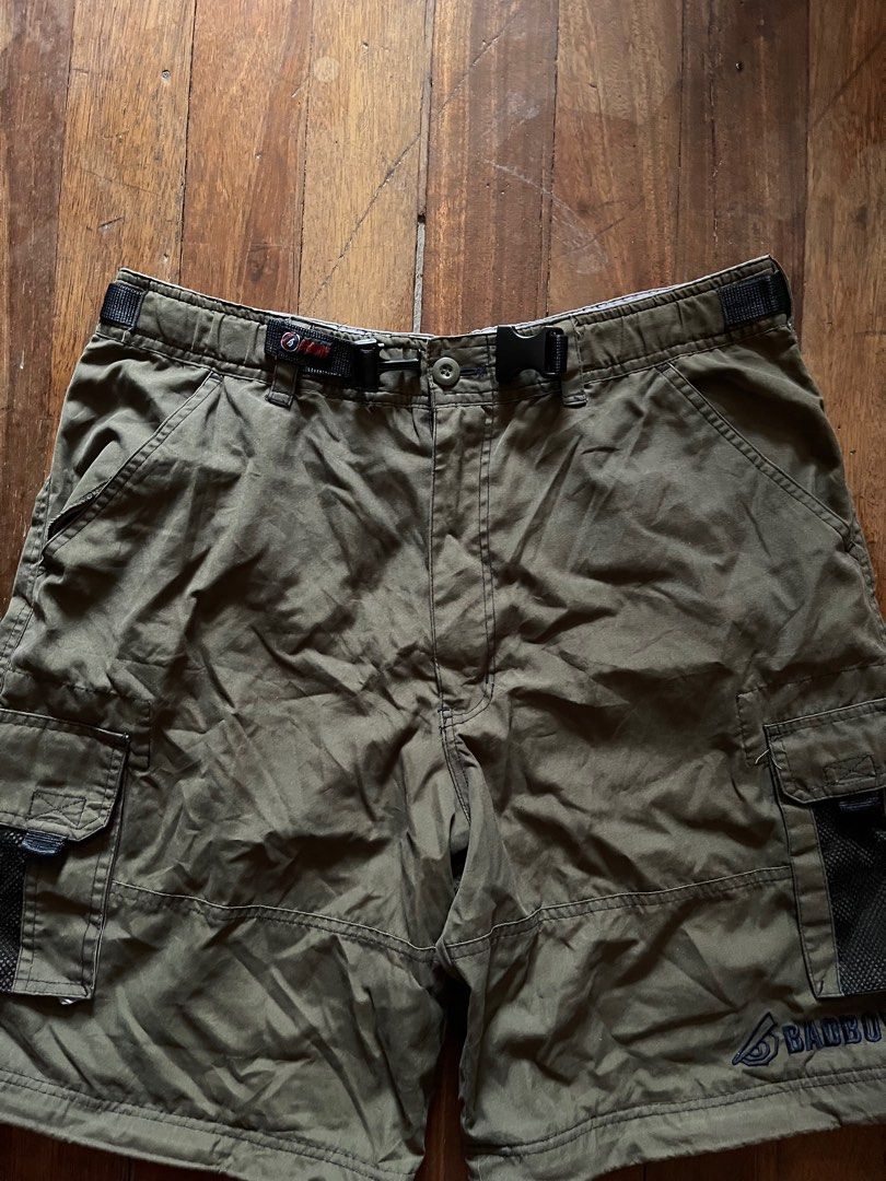Vintage Bad Boy Cargo Shorts (Category: Shorts) located in Los Banos. Submitted by lootmeup (Listing ID 1411800387, Image 2). Description: Vintage Badboy Cargo Shorts Hard to find color! Issue: built-in belt buckle damaged, but can be replaced. Mura lang sa orange app Size: W:36 L:21 LO:13 Mine P650.