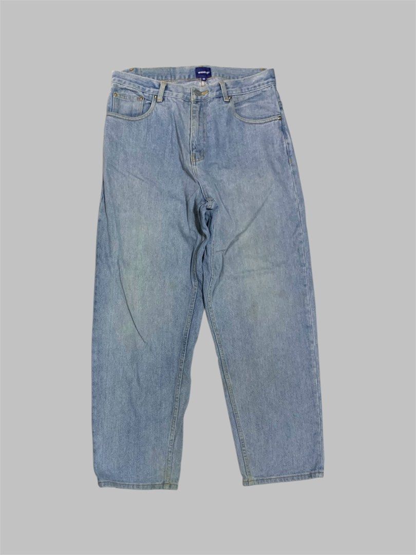 WASSUP LIGHT WASH OVERSIZED DENIM JEANS (Category: Jeans) located in General Trias. Submitted by kyledeterala6969 (Listing ID 1411782599, Image 3). Description: Wassup Jeans In a very good condition Color rate - 9.5/10 Length - 40 Waist - 33 Leg Opening - 8.
