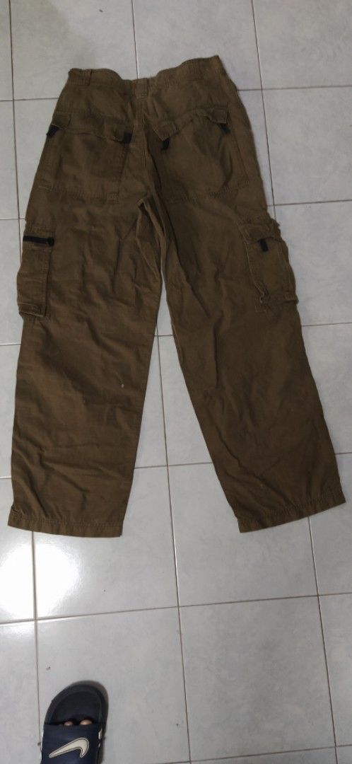 Xtreme Nkoata Cargo Skater Pants (Category: Jeans) located in Ligao. Submitted by travis40 (Listing ID 1411916731, Image 2). Description: waiste 32 length 45.5 skater/thrasher cargo pants never worn deadstock.