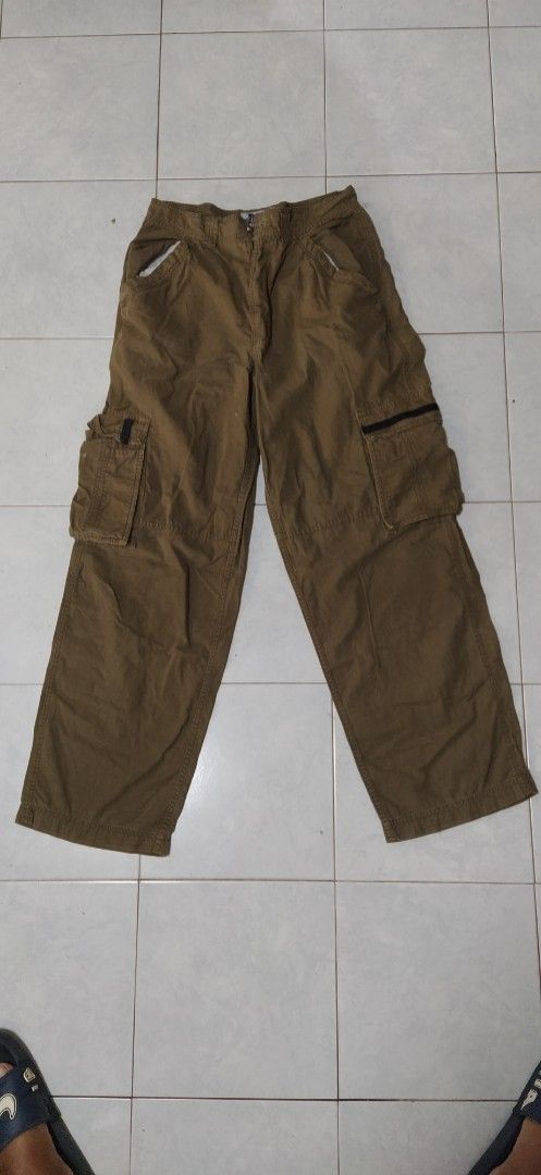 Xtreme Nkoata Cargo Skater Pants (Category: Jeans) located in Ligao. Submitted by travis40 (Listing ID 1411916731, Image 1). Description: waiste 32 length 45.5 skater/thrasher cargo pants never worn deadstock.