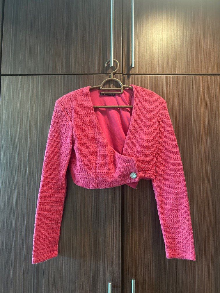 Zara jacket (one button missing) (Category: Other Tops) located in Subang Jaya. Submitted by anisae (Listing ID 1411850504, Image 1). Description: .