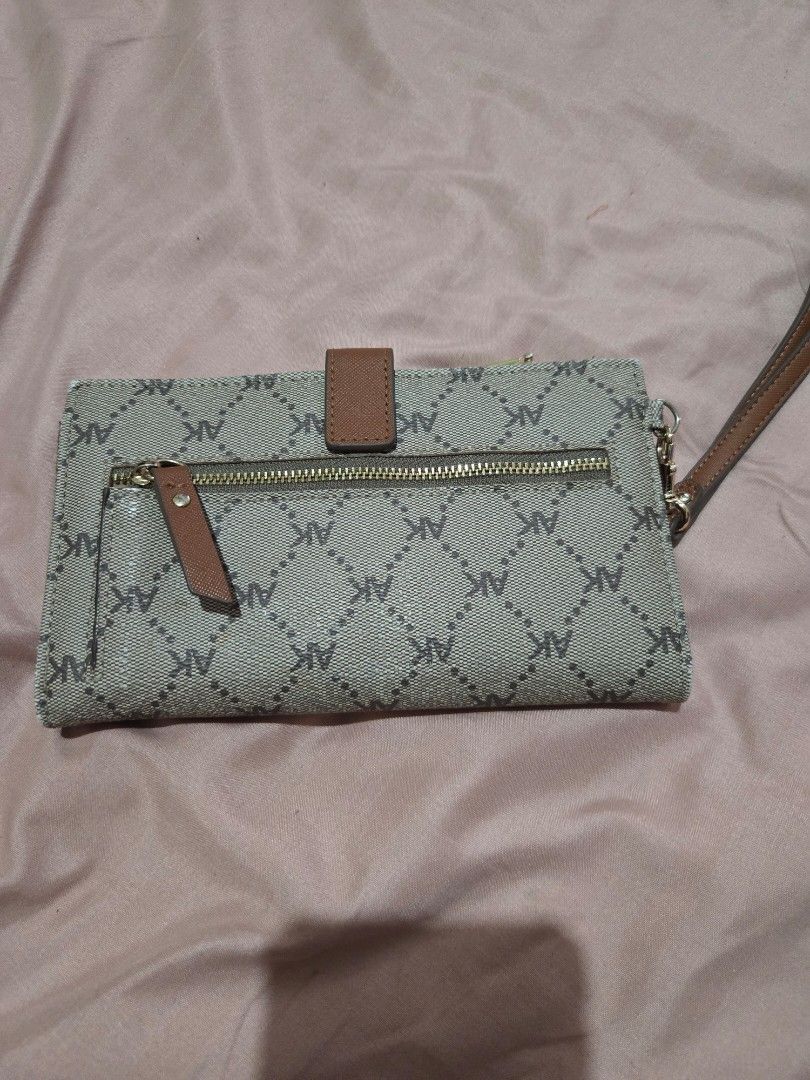 Anne Klein wallet (Category: Wallets & Card holders) located in Cainta. Submitted by nessft (Listing ID 1411986553, Image 2). Description: from us. original. twice used..