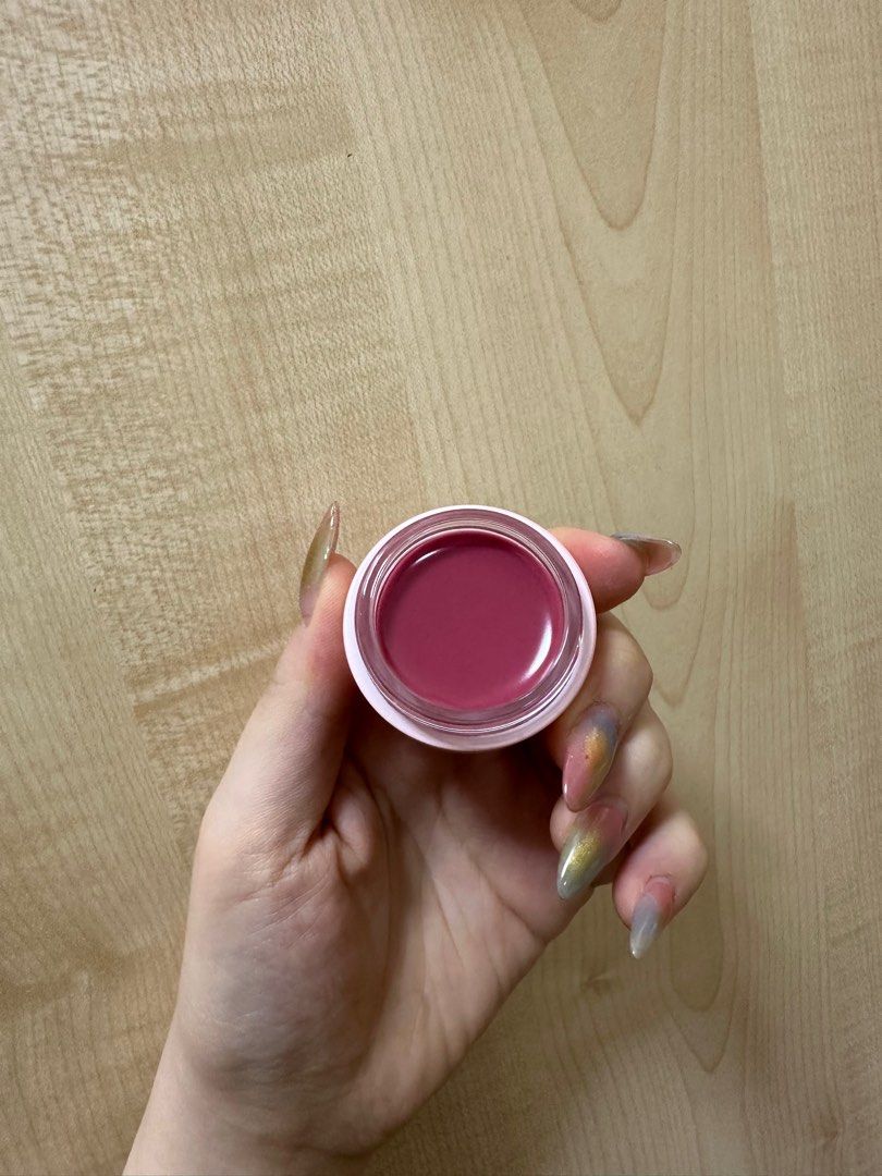 AOU Glowy Tint Lip Balm 07 Bubble Balm (Category: Makeup) located in Quezon City. Submitted by favesforless (Listing ID 1412011220, Image 2). Description: Brand new Never used.