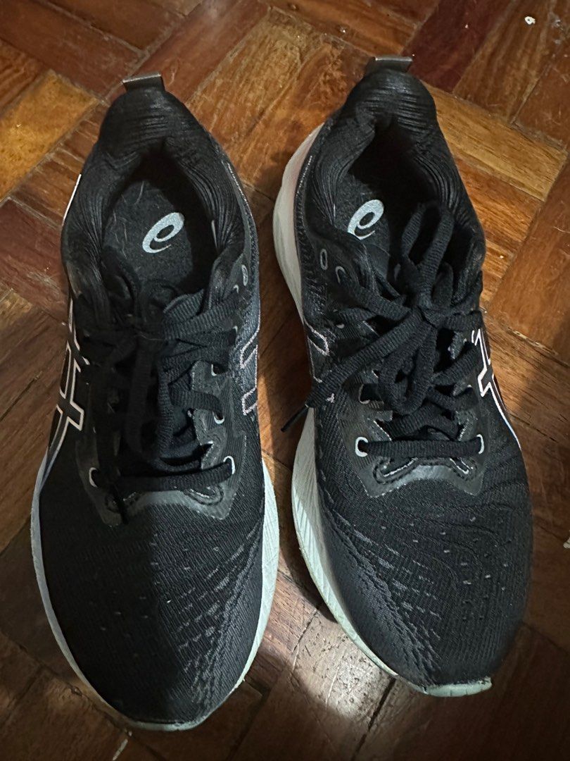 ASICS NOVABLAST 4 - WOMENS SIZE US 7 (Category: Sneakers) located in Manila. Submitted by preloved_thingys (Listing ID 1412050967, Image 3). Description: Asics Novablast 4 (WOMENS) Still in prestine condition Bought in Japan last year No box Pick up location: Pasay on Weekdays & Dasma Cavite on Weekends .