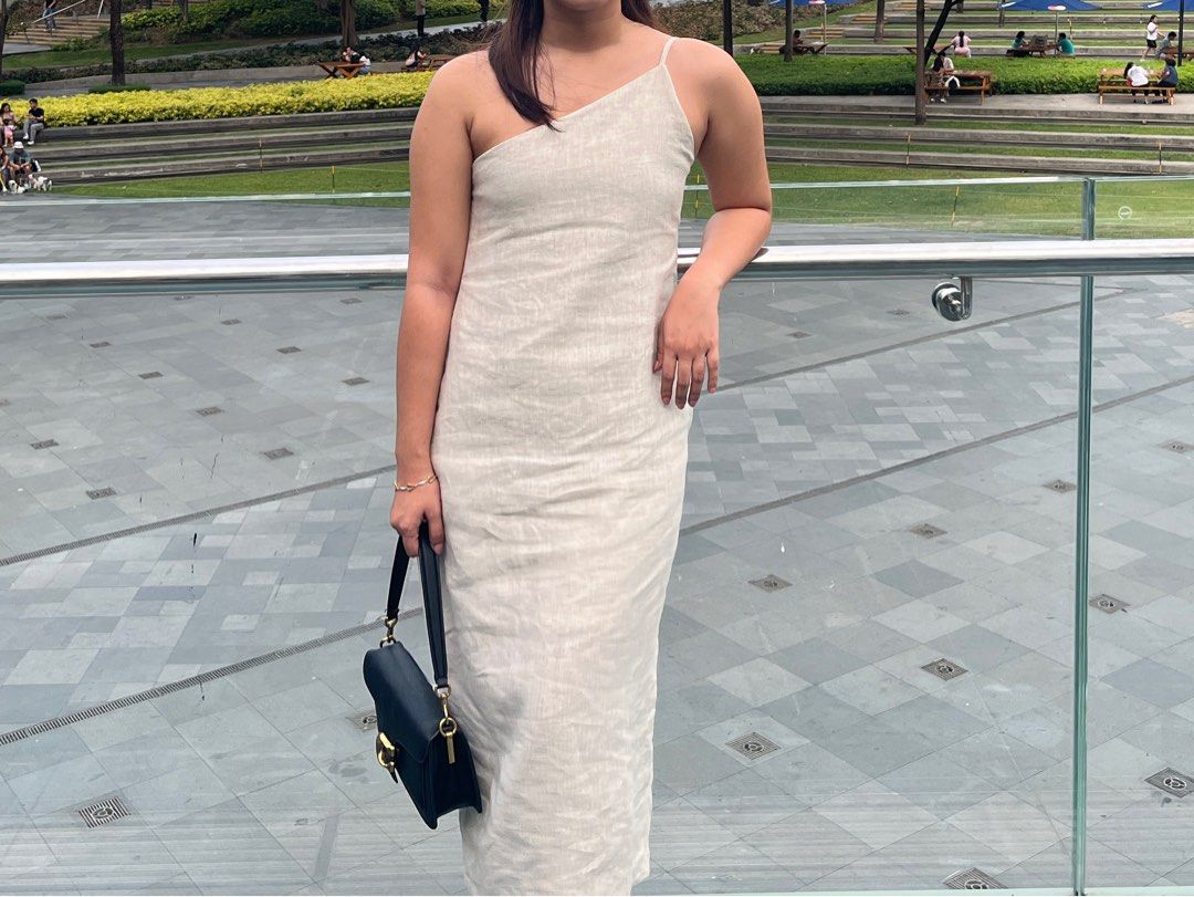 Cariño Stella Midi Dress (Category: Dresses) located in Bacolod City. Submitted by sccoldbrew (Listing ID 1412069816, Image 3). Description: Used twice only. Bought for 3,350 Size: S in tag, can fit medium LP already posted.
