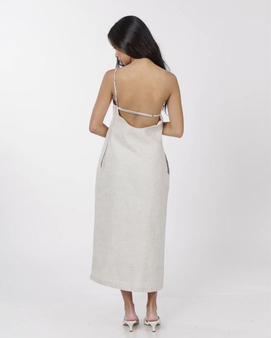 Cariño Stella Midi Dress (Category: Dresses) located in Bacolod City. Submitted by sccoldbrew (Listing ID 1412069816, Image 2). Description: Used twice only. Bought for 3,350 Size: S in tag, can fit medium LP already posted.