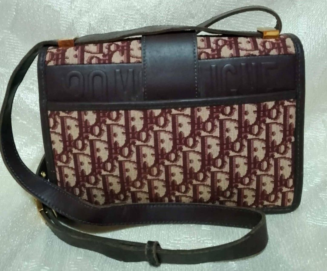 Christian Dior 30 Montaigne (Category: Luxury Bags & Wallets) located in Tuguegarao City. Submitted by starzeke (Listing ID 1412129148, Image 2). Description: .
