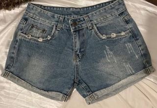 (Category: ) located in . Submitted by chaaantelle (Listing ID 1412069147, Image 1). Description: .